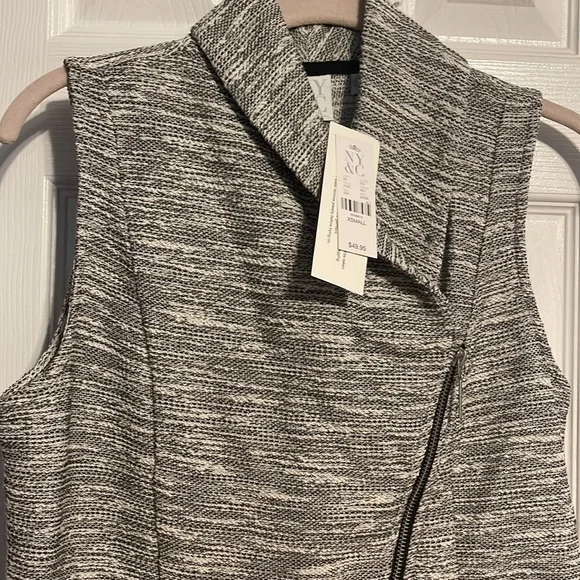 NWT New York & Company asymmetrical zipper sleeveless sweater vest size XS - Picture 5 of 9